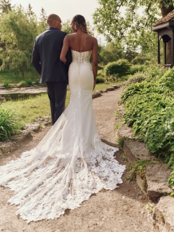 Maggie Sottero  Style YARA (25MK263A01 - Unlined bodice, Plunge) #3 Ivory (gown with Natural Illusion) thumbnail