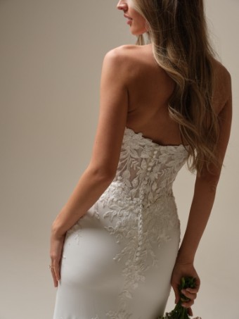 Maggie Sottero  Style YARA (25MK263A01 - Unlined bodice, Plunge) #5 Ivory (gown with Natural Illusion) thumbnail